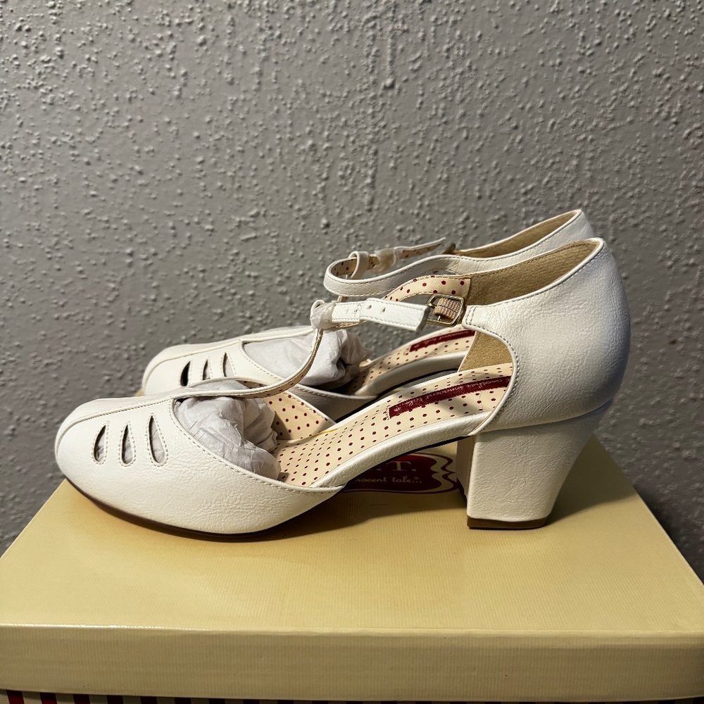 B.A.I.T shoes Size 10